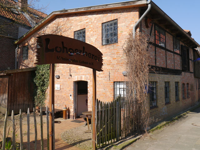 17.12.25 – DER LEBENDIGE ADVENTSKALENDER – Theater Performance und Sound. 18 Uhr, Lohgerberei Mölln